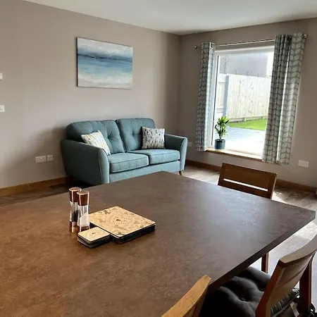 Aurora - Self Catering, Kirkwall, Quiet Location With Luxury Hot Tub Orkney Exterior photo