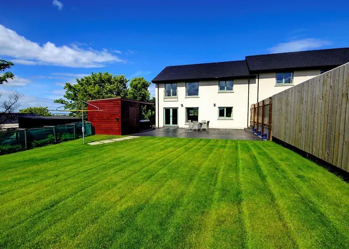 Aurora - Self Catering, Kirkwall, Quiet Location With Luxury Hot Tub