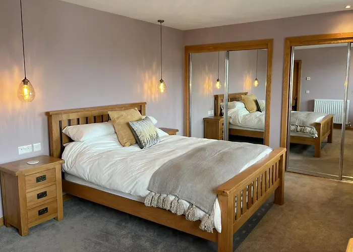 Aurora - Self Catering, Kirkwall, Quiet Location With Luxury Hot Tub