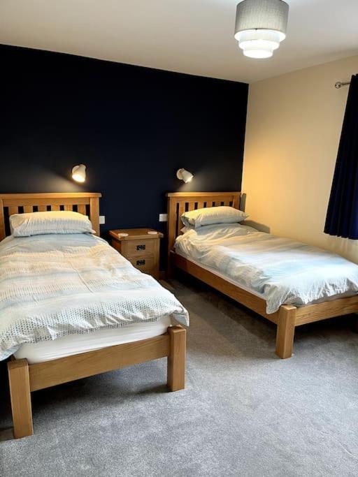 Aurora - Self Catering, Kirkwall, Quiet Location With Luxury Hot Tub