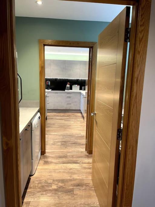 Aurora - Self Catering, Kirkwall, Quiet Location With Luxury Hot Tub Holiday home *